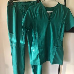 Barco One Hunter Scrub Top